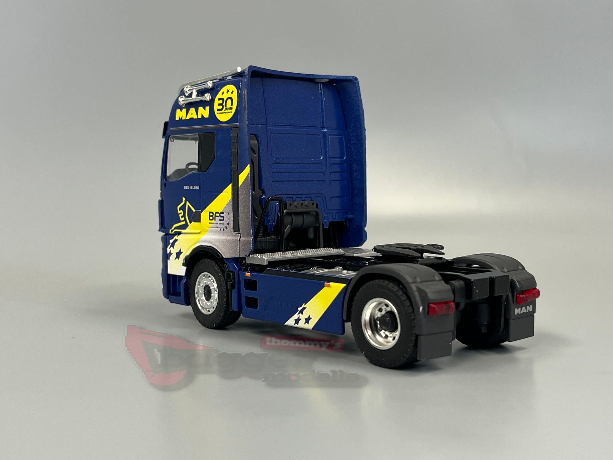 8000-20 -Conrad -MAN TGX GX Sattelzugmaschine "30 Jahre BFS"