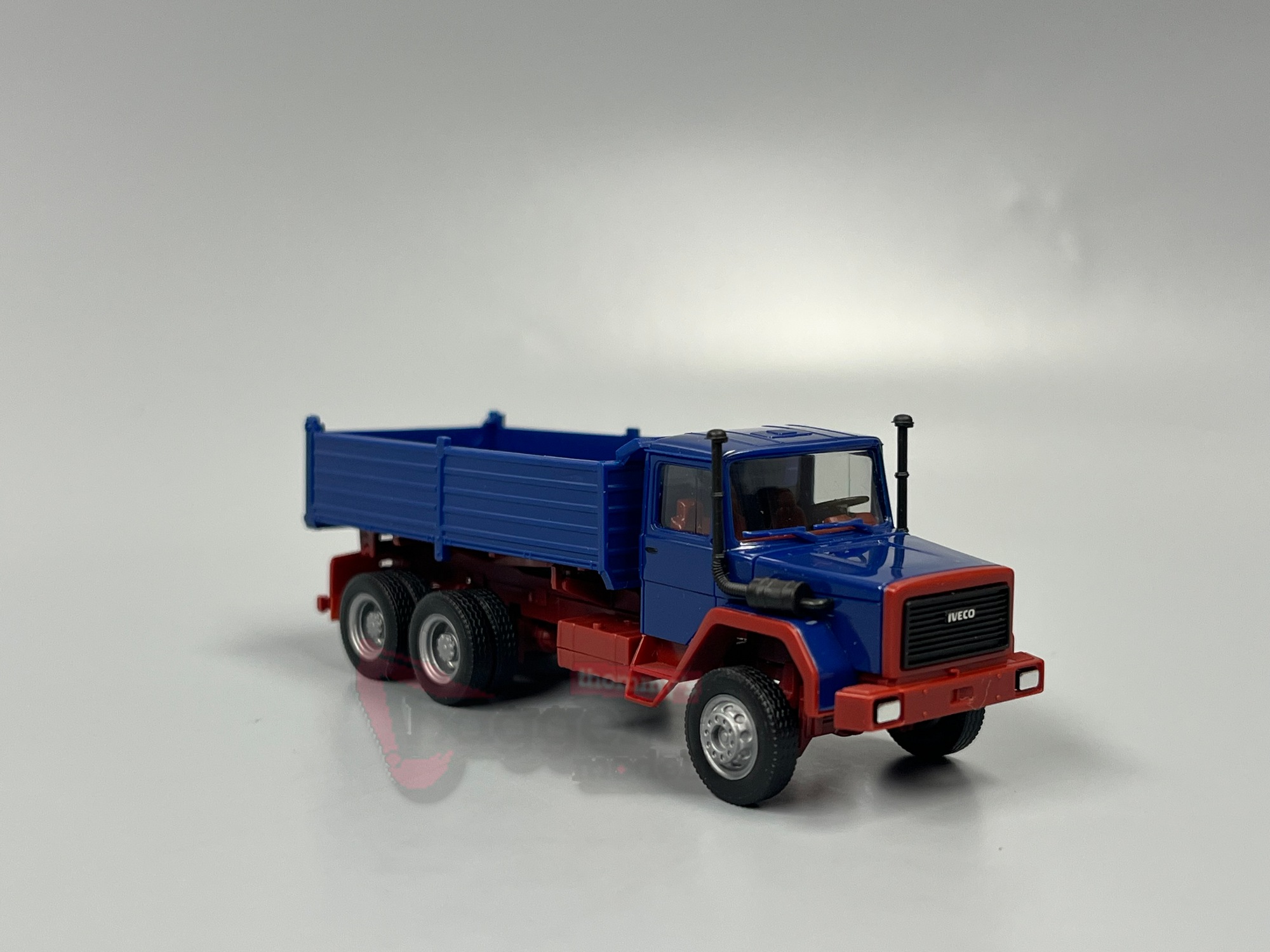320276-2 -Herpa -Iveco Hauber Kipp-LKW 3achs -Herpa Basic