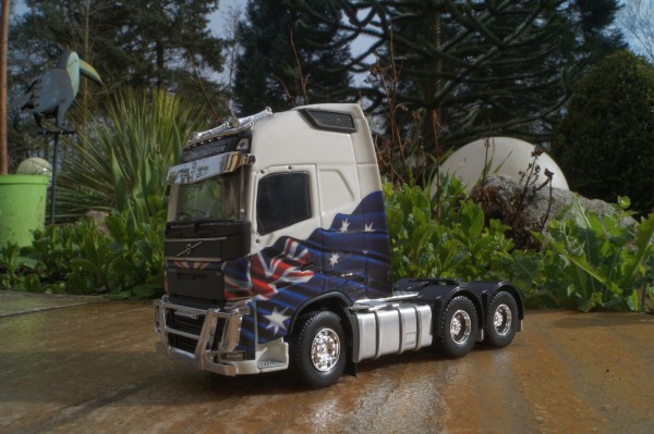 Volvo FH04 Globetrotter XL 6x4 Zugmaschine "Aussie Tribute Truck" AUS