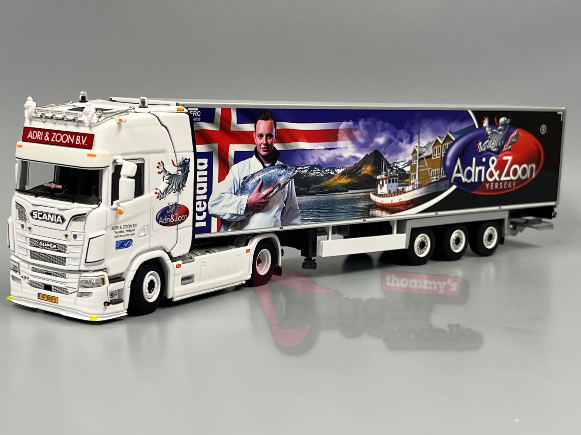 01-4772 - WSI - Scania S420 Highline 4x2 mit 3achs Kühlkofferauflieger ...